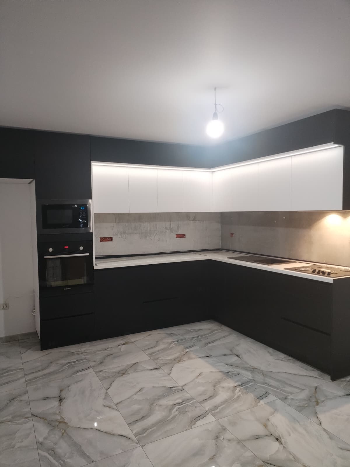 Bucatrie Alb si Negru